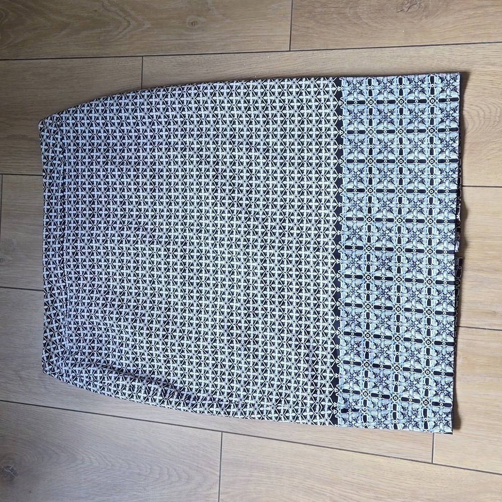 M&S Women White Blue Geometric Pencil Skirt US 8